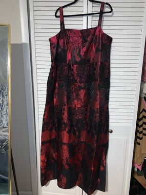 Adrianna Papell Plus Size Women’s Printed Jacquard Sleeveless Gown